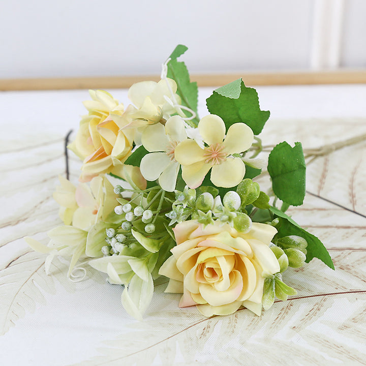 Dekorative Blumenarrangements für die Wohnkultur
