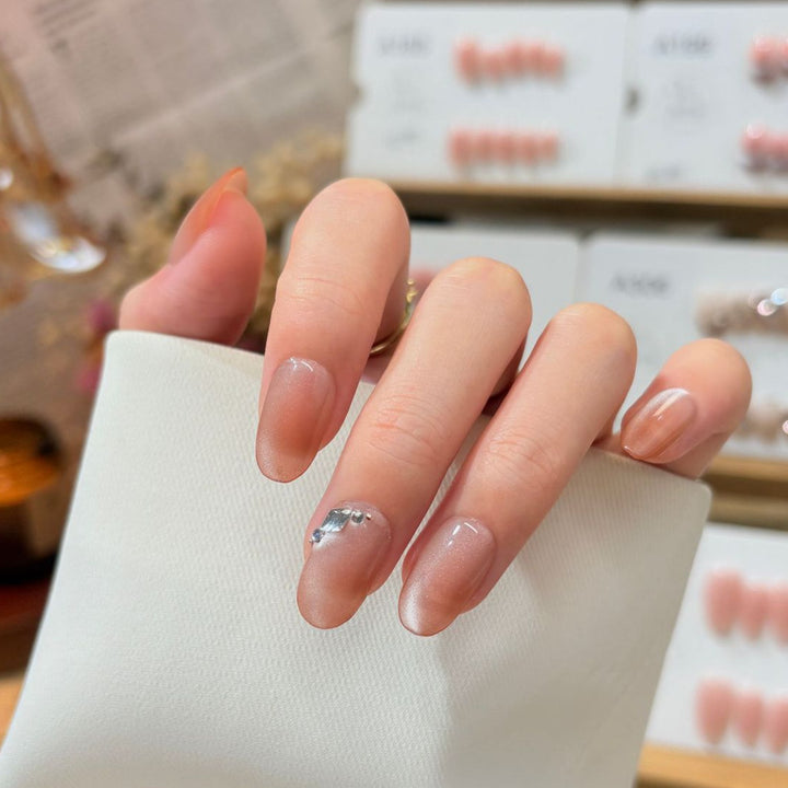 Elegantes Press-On-Nagel-Set mit Kristallakzent Karnz