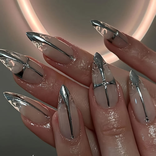 Elegantes Stiletto Press-On Nagelset Karnz
