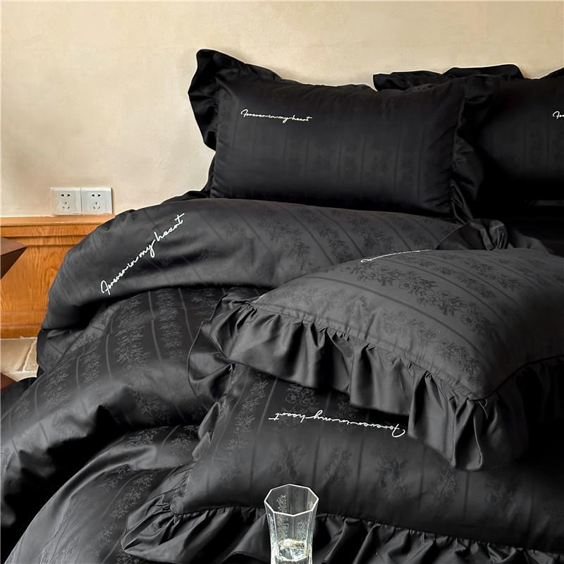 Luxuriöses Satin-Bettwäsche-Set mit Rüschen und Jacquard-Blumenmuster
