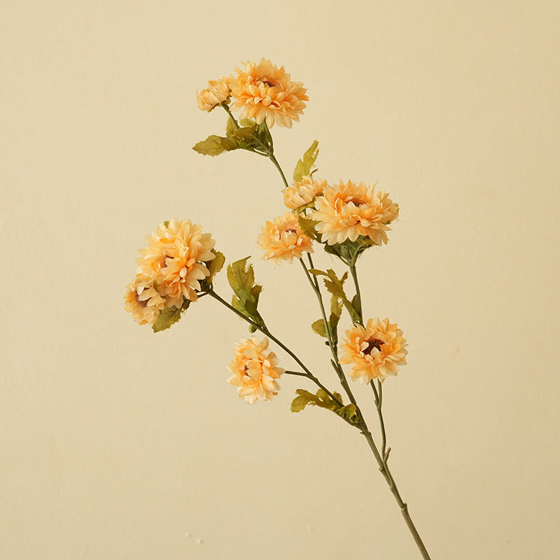 Dekorative Kunstblumen Karnz