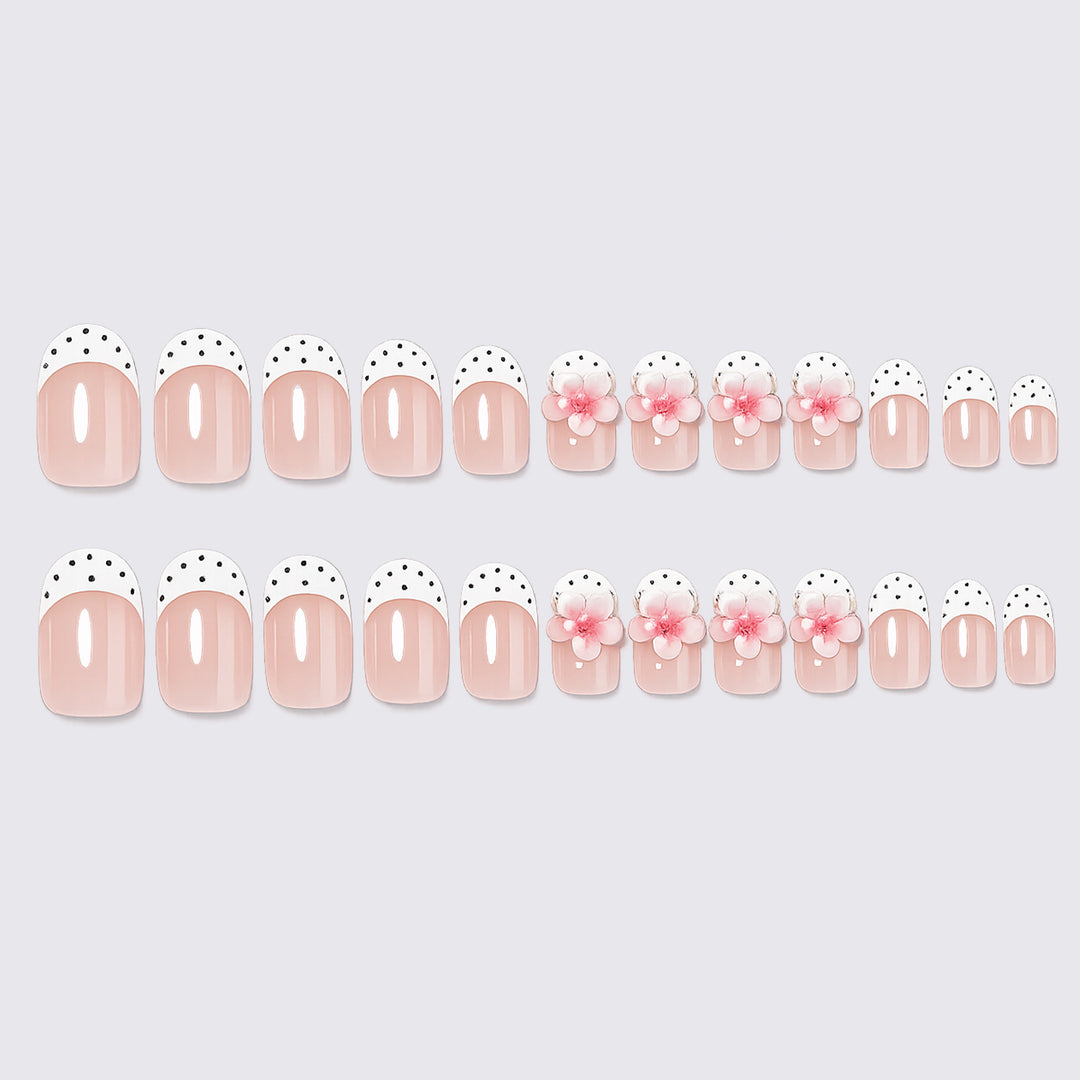 Detailliertes florales Design Press-On Nägel Karnz
