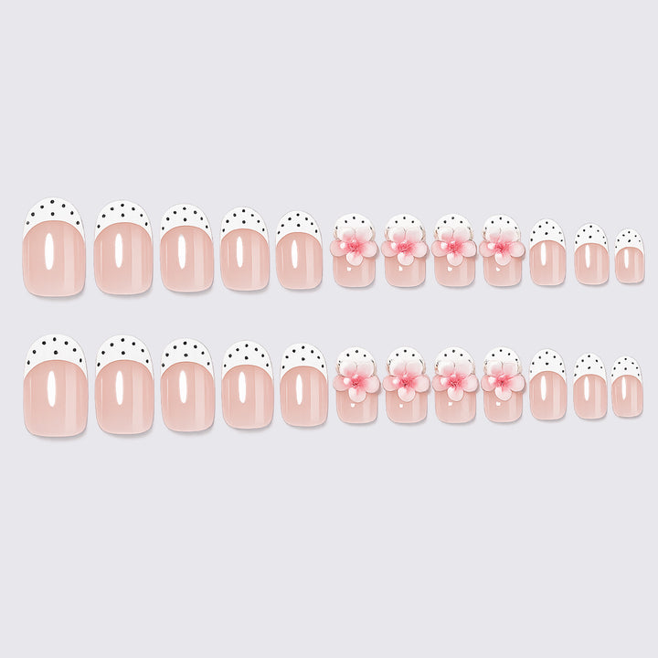 Detailliertes florales Design Press-On Nägel Karnz
