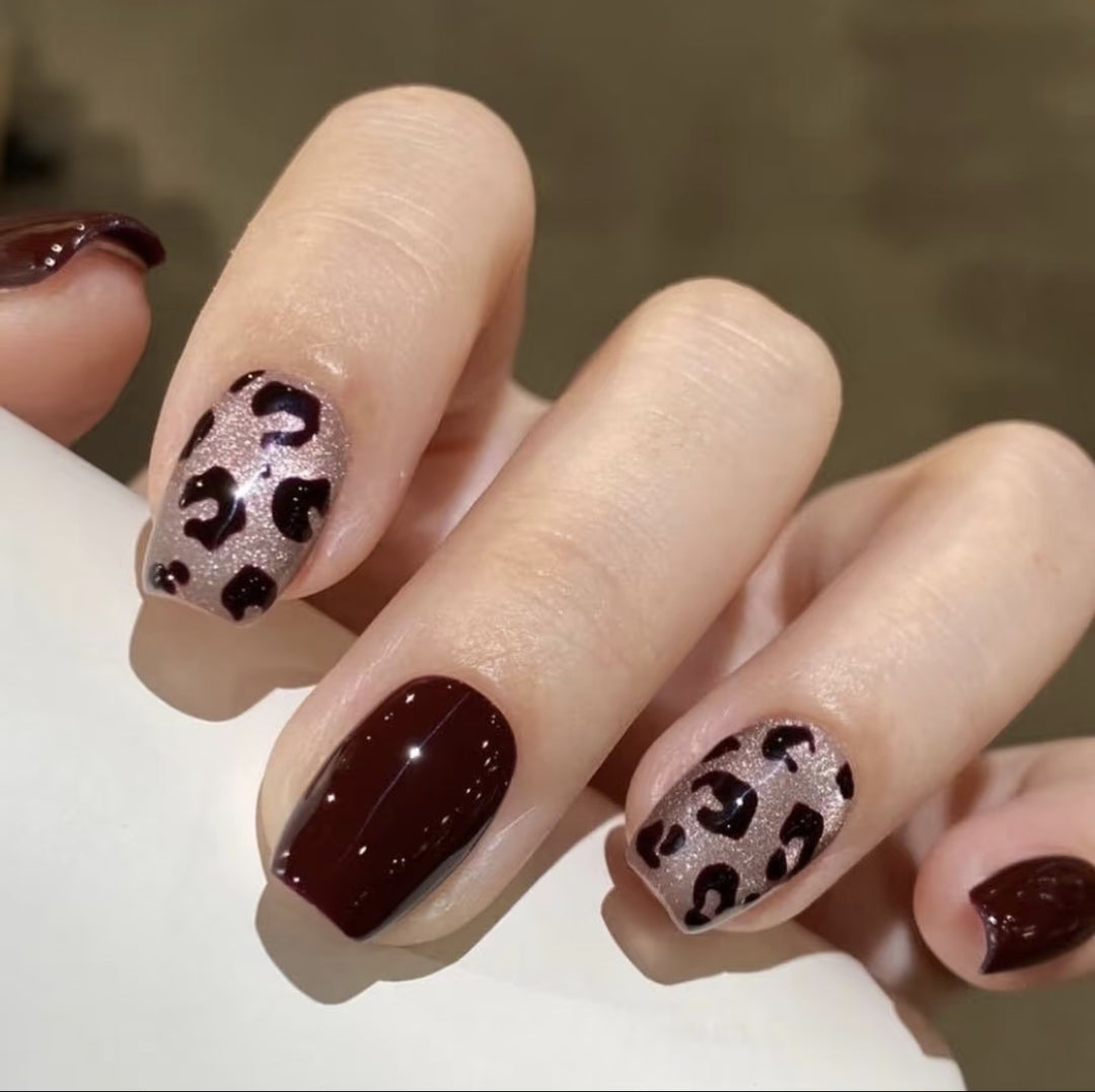 Künstlerisch naturinspiriertes Press-On-Nagelset Karnz