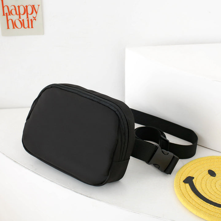 Modische Gürteltasche In Minimalistischer Form Karnz