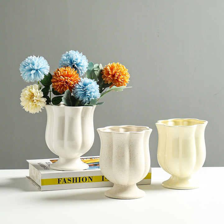 Elegante Skulpturierte Keramische Blumentopf
