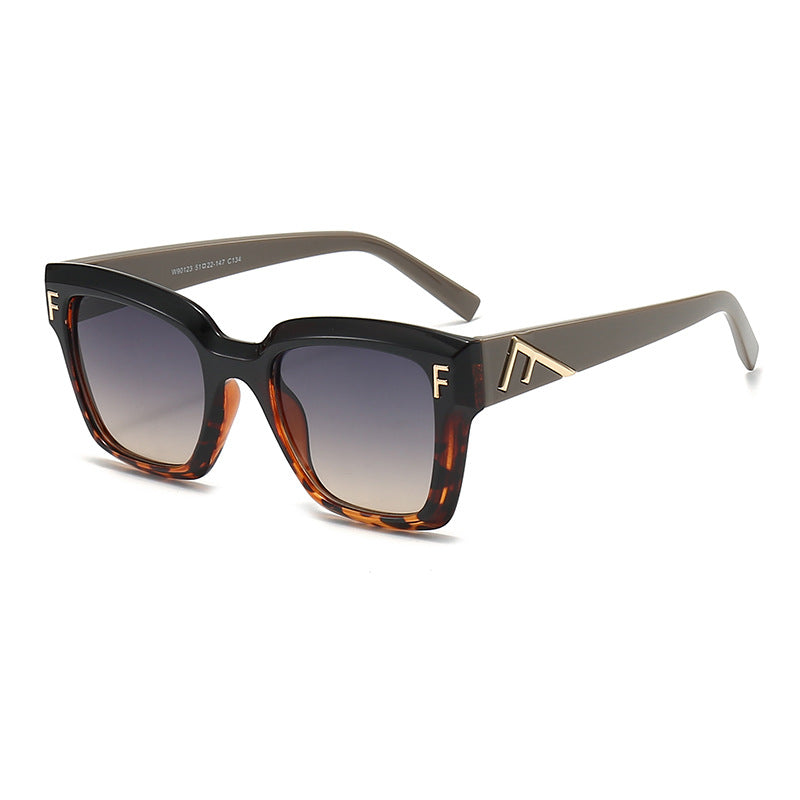 Damen modische quadratische Sonnenbrille mit goldenen Details Karnz