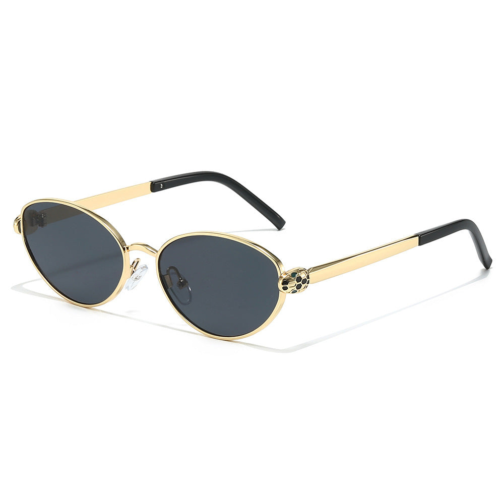 Chic Cat-Eye Sonnenbrille mit luxuriösen goldenen Akzenten Karnz