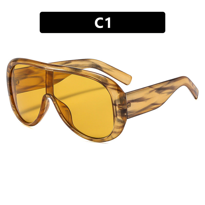 Damen oversized Sportsonnenbrille im retro inspirierten Design Karnz