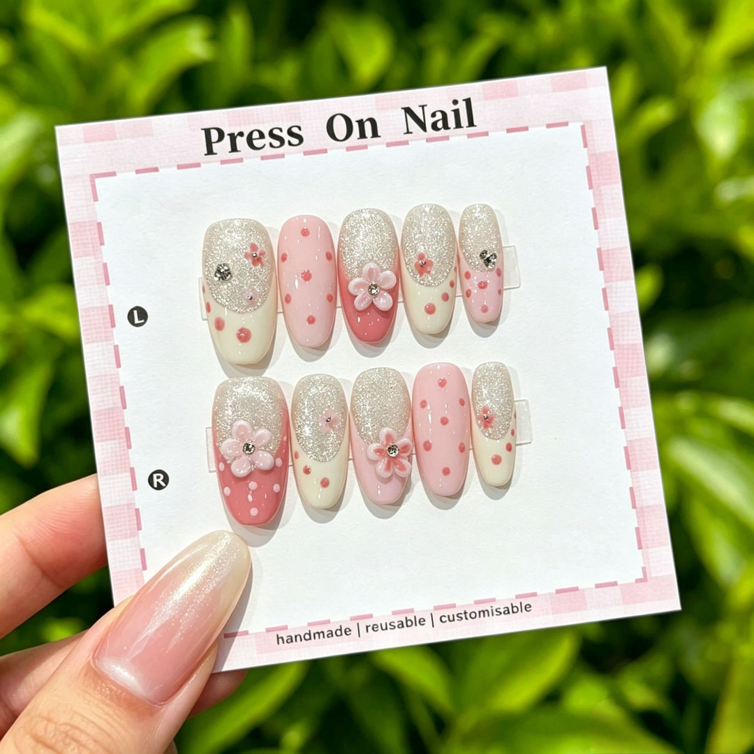 Anpassbares Blüten-Press-On-Nagelkunst-Set  1791773546