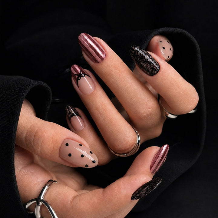 Kunstnagelset mit stilvollen 3D-Akzenten Karnz