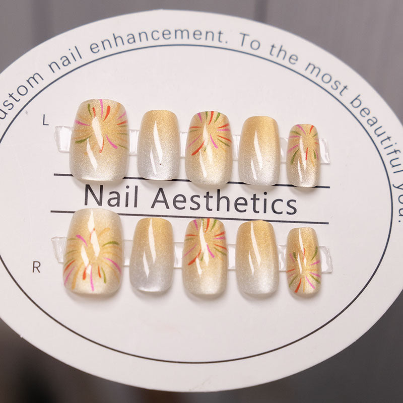 Dekorativer Press-On Nagelset mit floralem Design