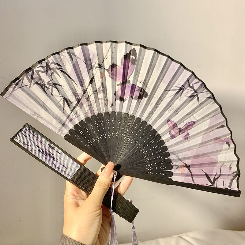 Eleganter Fächer mit Kunstvollem Schmetterlingsmotiv Karnz