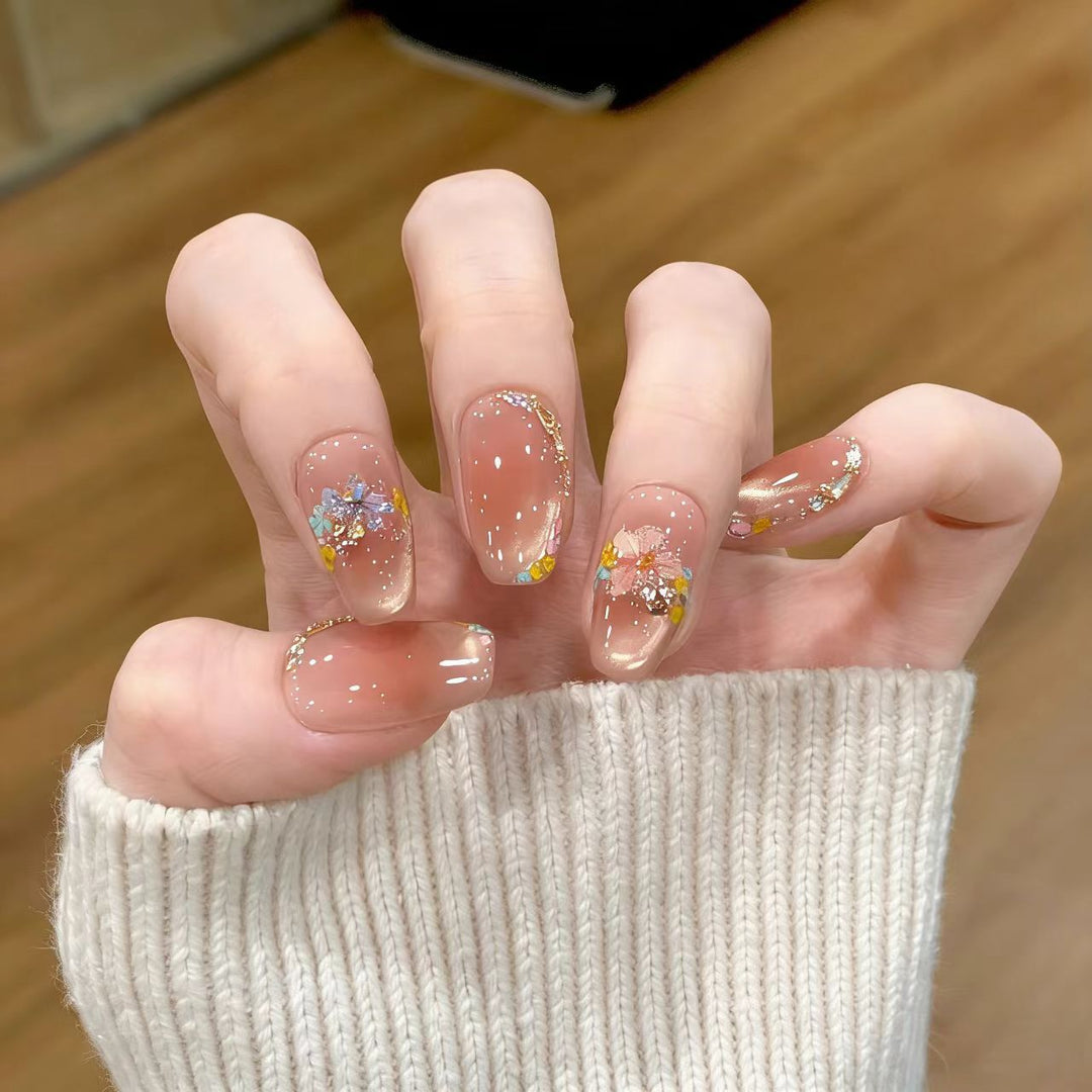 Künstlerisches Nageldesign