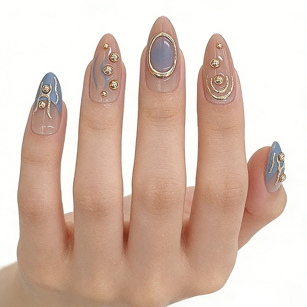 Künstlerisches Metallic Press-On Nagelset Karnz