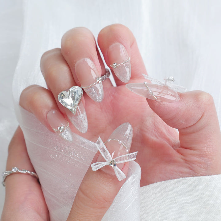 Herz dekoriertes Press-On Nagelset