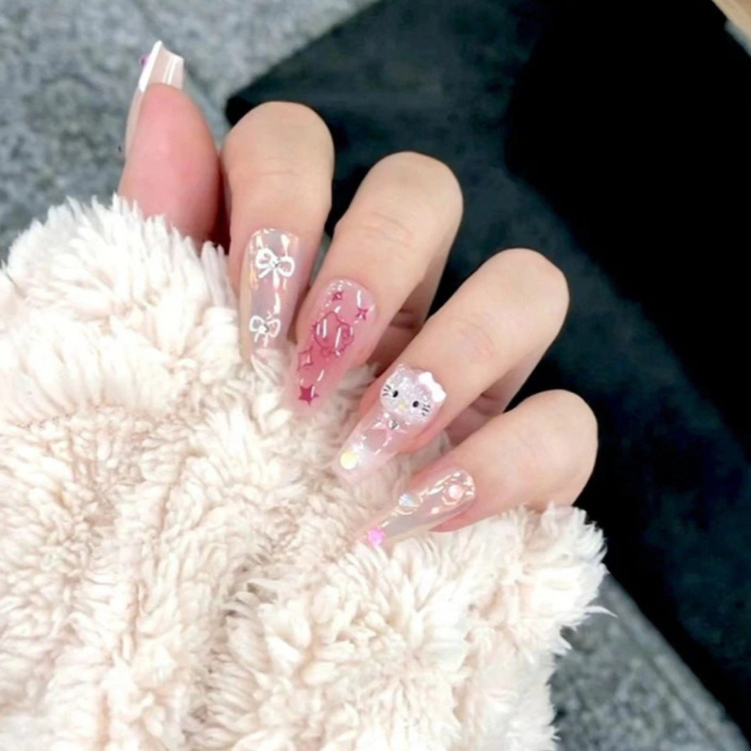 Dekorativer Press-On-Nagelset mit Charakterakzenten Karnz