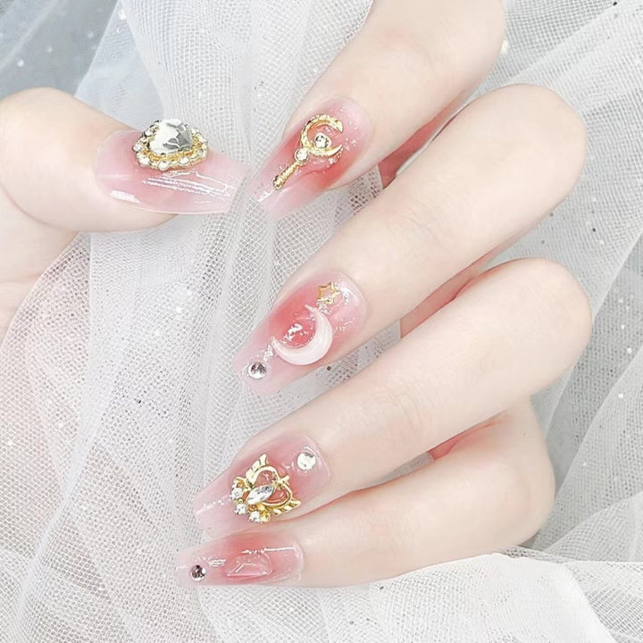 Elegante und Glänzende Nagelkunst Karnz