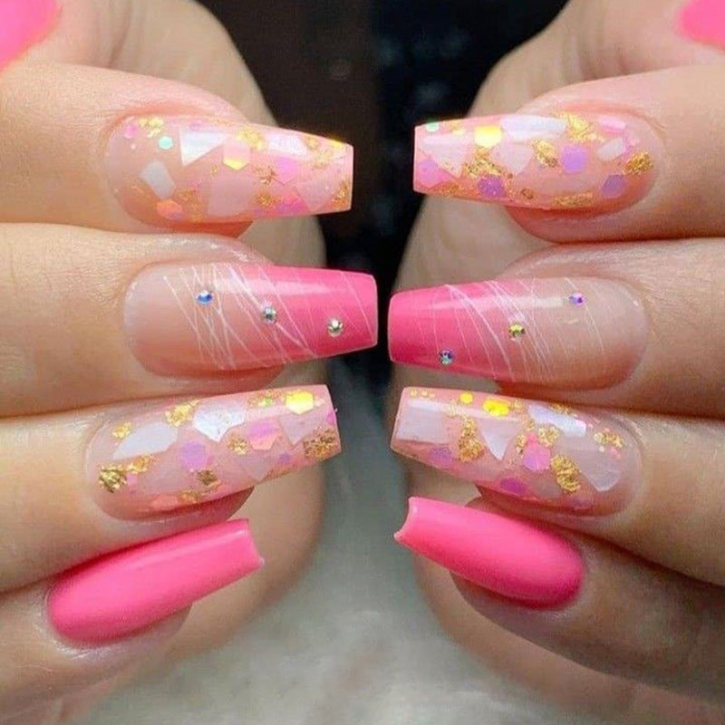 Dekorative lange Press-On Nägel mit Strass-Akzenten und Glitzer Karnz
