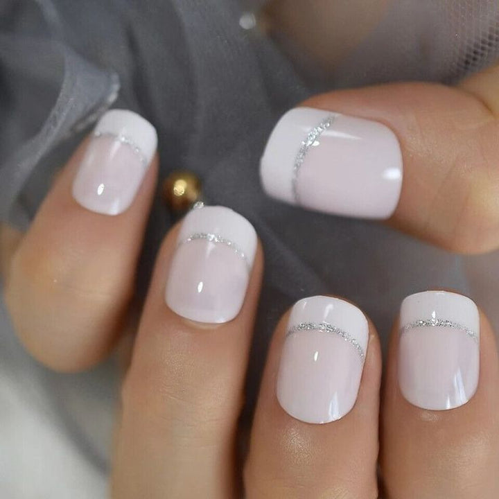 Glänzendes French Tip Press-On Nagel Set Karnz
