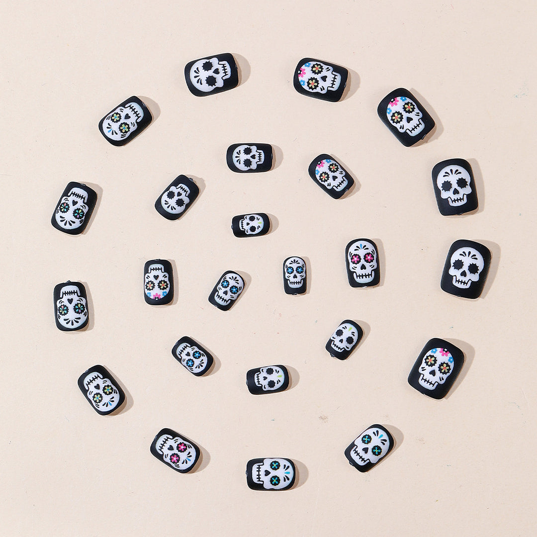 Künstlerisches Skull Design Nagelkunst Karnz