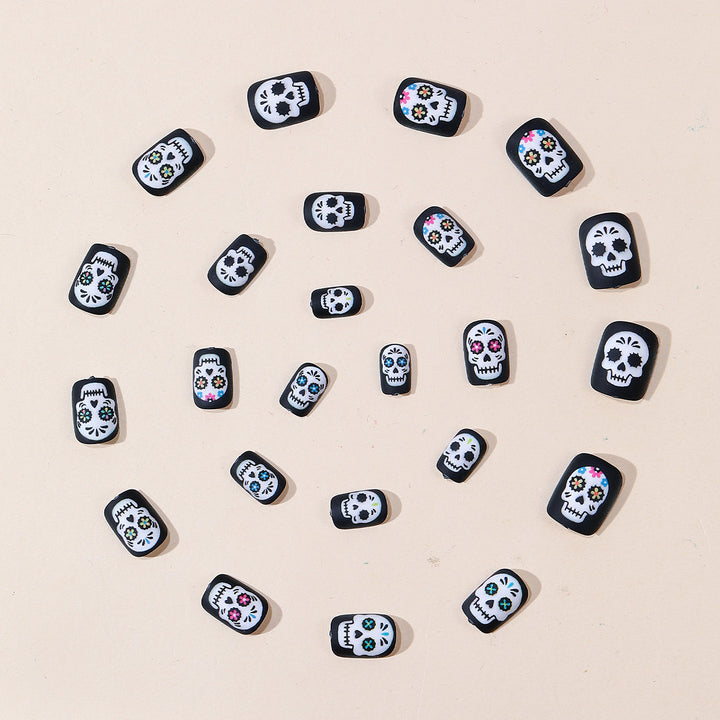 Künstlerisches Skull Design Nagelkunst Karnz