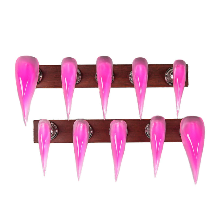 Scharfe Stiletto Press-On Nagelverlängerungen