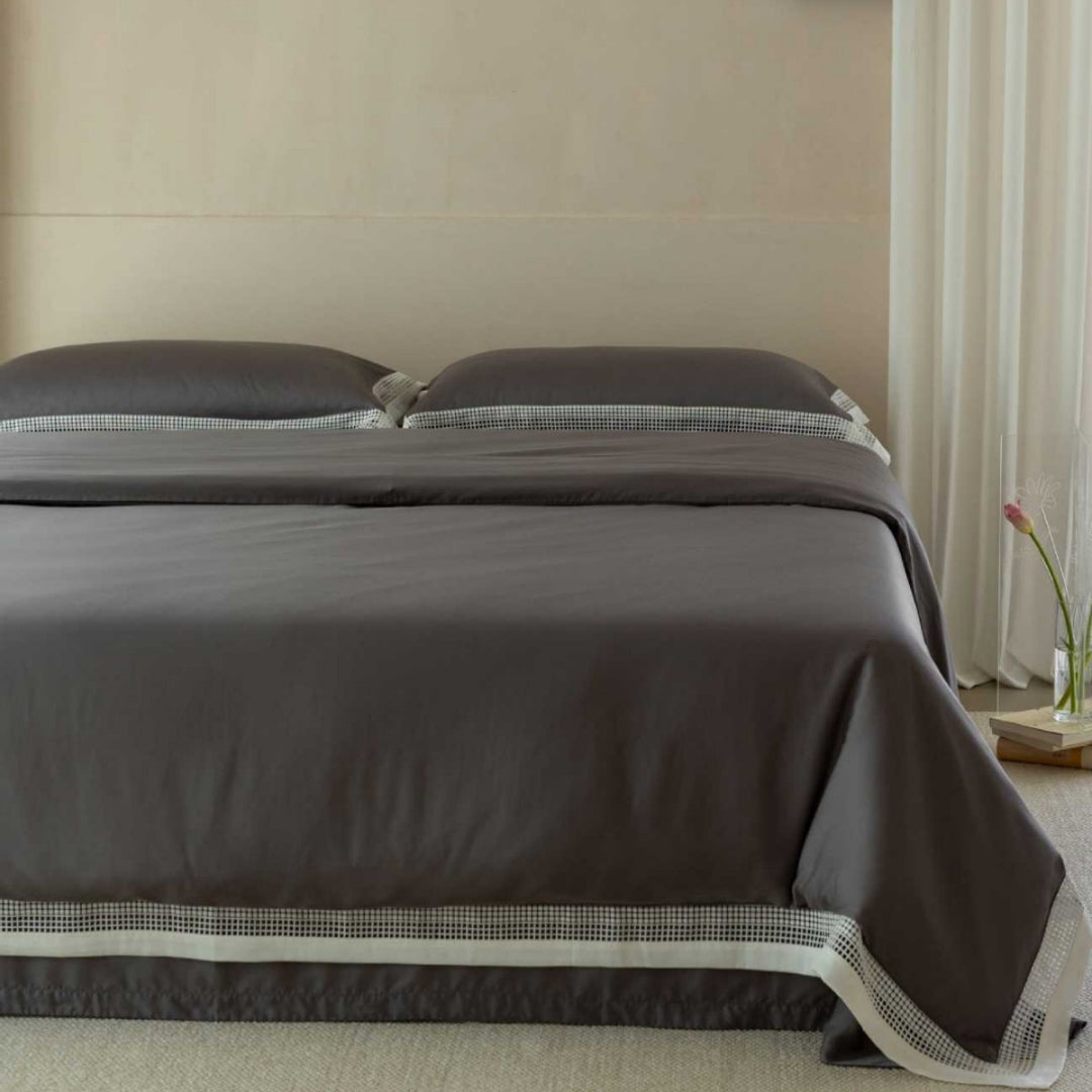 Luxuriöses Bettwäsche-Set aus Baumwollsatin mit Ajour-Bordüre