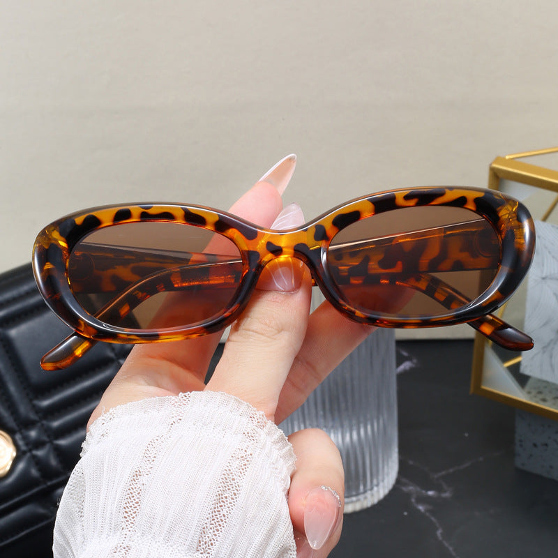 Damen modische Sonnenbrille mit ovalem Design und UV-Schutz Karnz