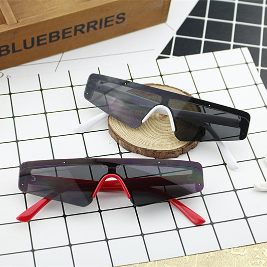 Damen Sportliche Oversized-Sonnenbrille Karnz