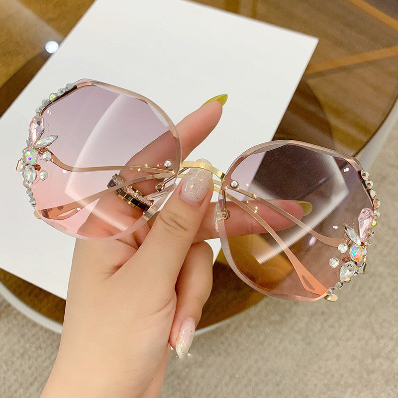Damen Oversized Sonnenbrille mit dekorativen Steinen Karnz