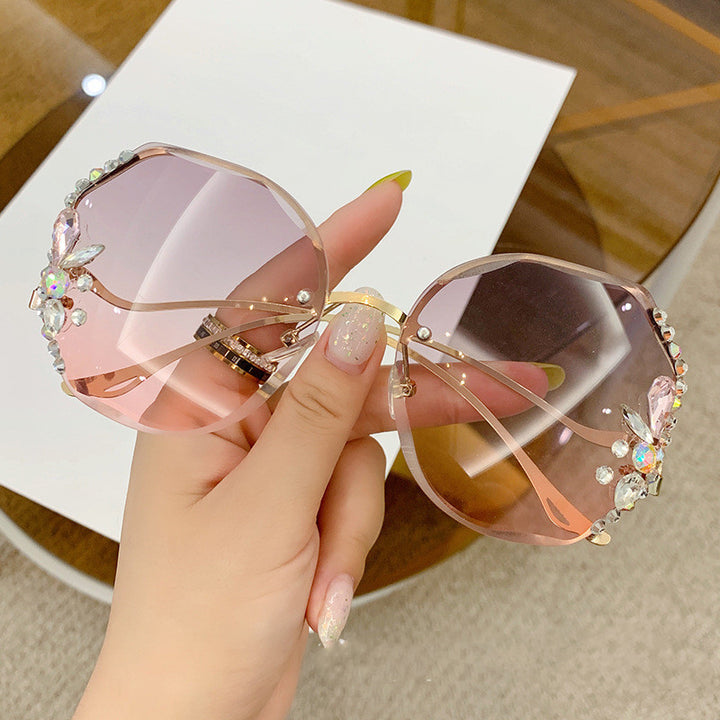 Damen Oversized Sonnenbrille mit dekorativen Steinen Karnz