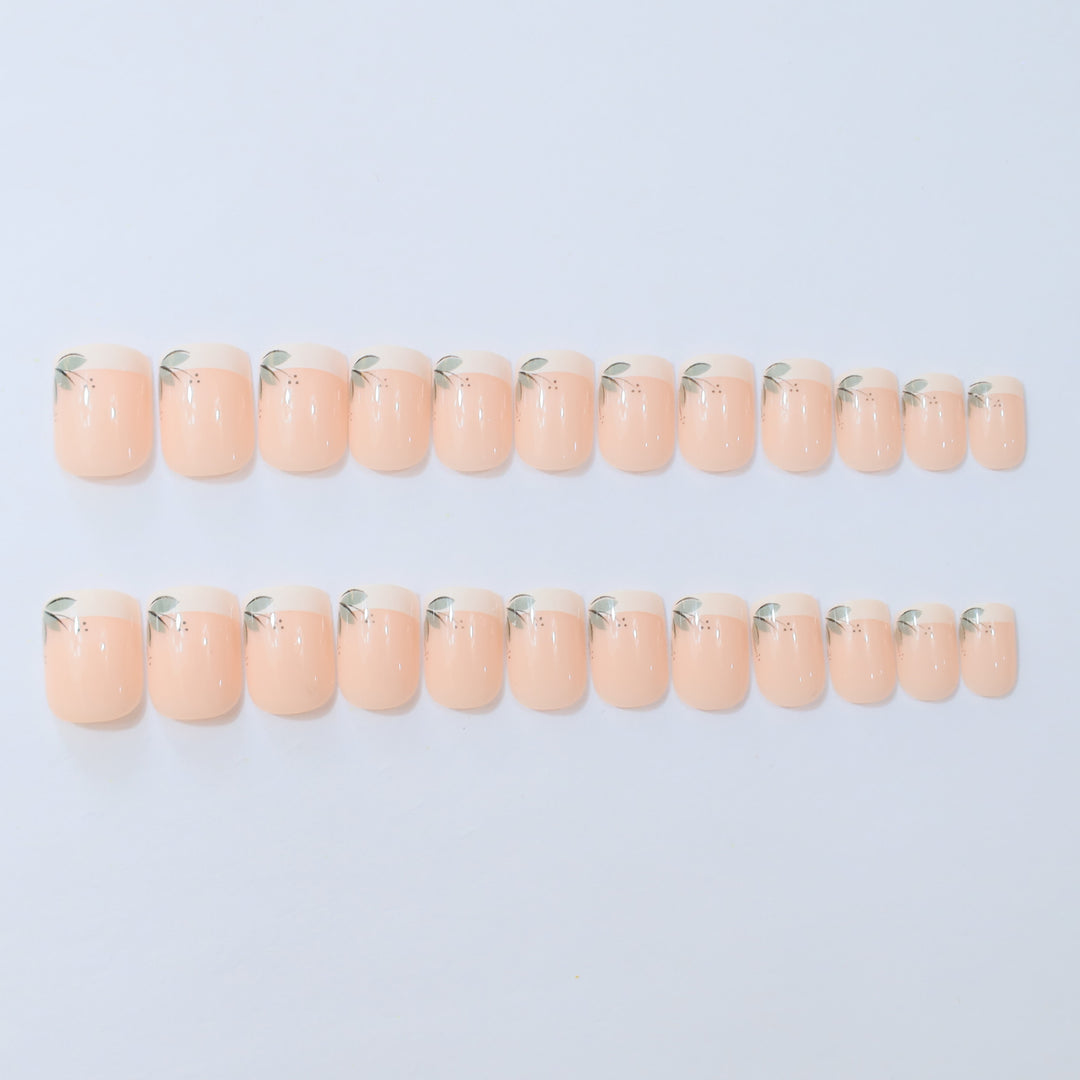 Elegante Französische Spitze Floral Nagelverbesserungen Karnz