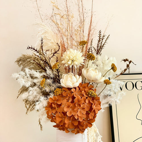 Elegante getrocknete Blumen-Mittelstück  1789940466