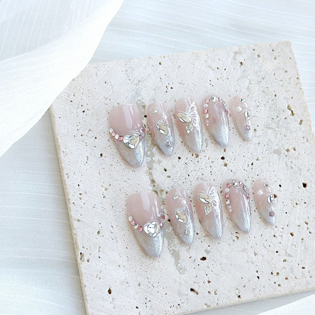 Herz dekoriertes Press-On Nagelset