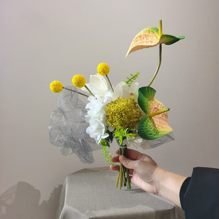Stylischer Künstlicher Blumenstrauß