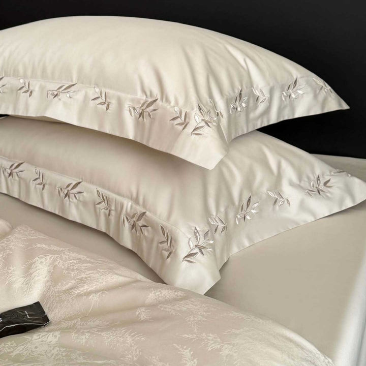 Luxuriöses Jacquard Bettbezug Set mit seidigen Satin Kissenbezügen