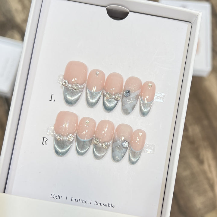 Elegante wiederverwendbare French Tip Press-On Nagelset Karnz
