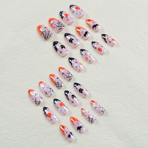 Halloween Kunstnagelset mit gruseligen Motiven und detailreichen Verzierungen Karnz