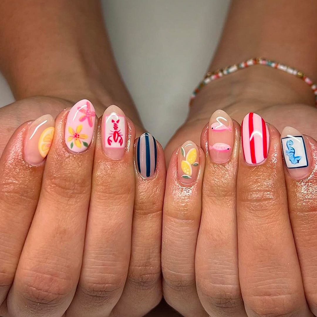 Kunstvolle Fingernägel mit Tropischen Designs Karnz