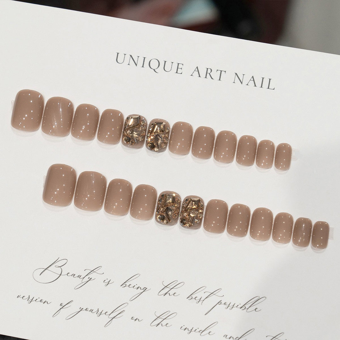 Glamouröse Press-On Nagelset mit Strass-Akzenten
