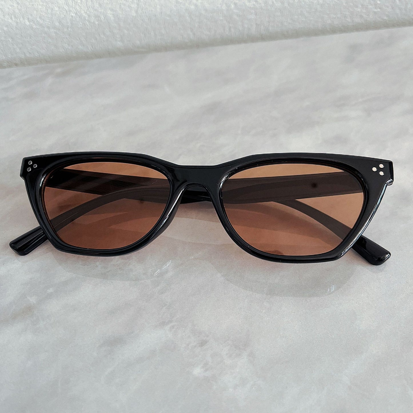 Damen modische Retro-Sonnenbrille mit elegantem Design Karnz
