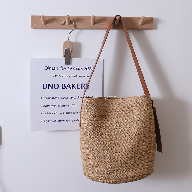 Damen Runde Basttasche mit Lederhenkel Karnz