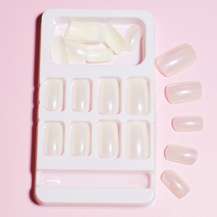 Glänzendes Faux-Nagel-Set Karnz