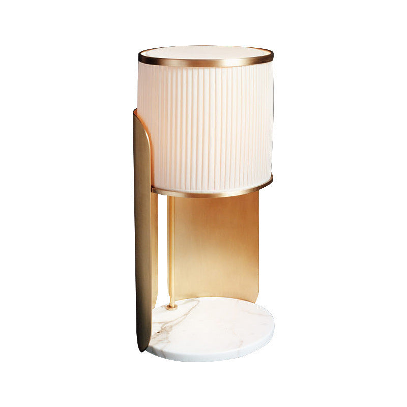 Elegante Marmorbasis Tischlampe mit gefüttertem Schirm