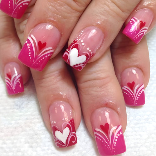 Herz-verzierte Press-On Nagelkunst Karnz
