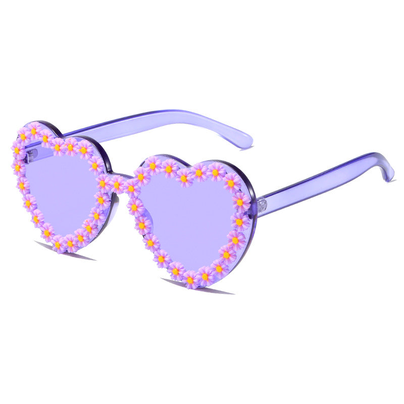 Damen Liebesförmige Sonnenbrille mit floralen Verzierungen Karnz