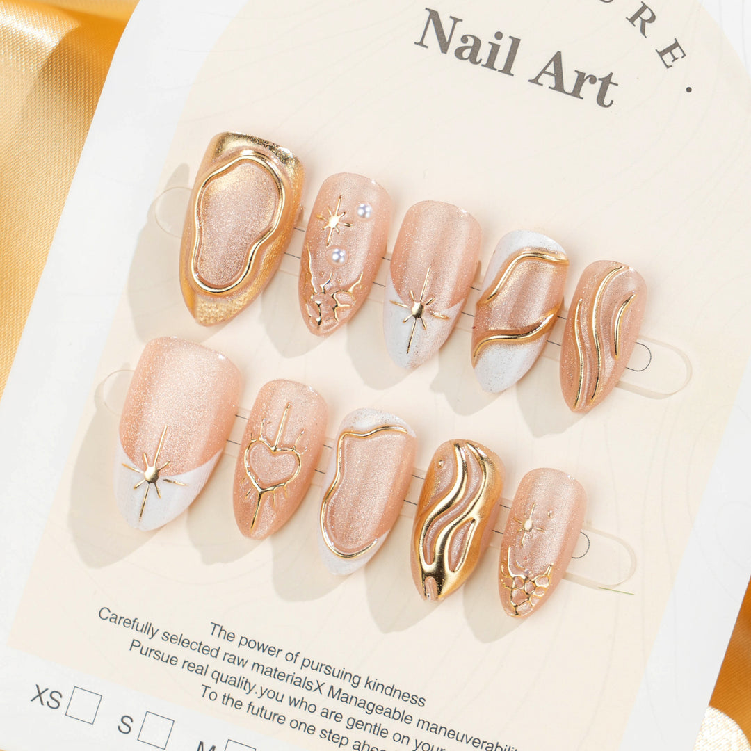 Kunstvolle 3D Nagelspitzen mit Glitzer- und Perlenverzierung Karnz