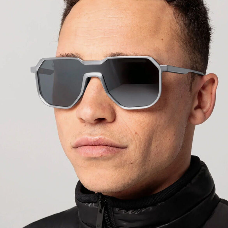 Damen extravagante geometrische Sonnenbrille mit schützendem UV-Filter Karnz
