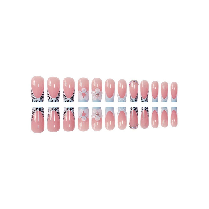 Dekoratives Floral Press-On Nagelkunst Set Karnz